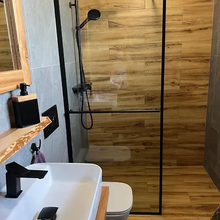 Pod Trojmorskim Wierchem ミエンジレシエ